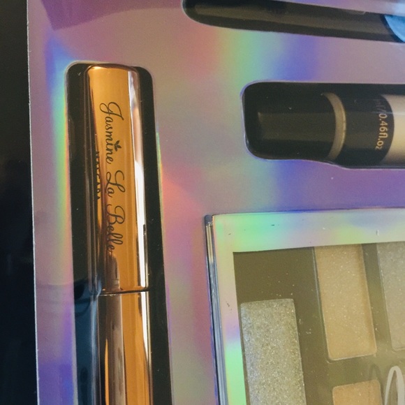 Cosmetic Set π - Picture 4 of 5